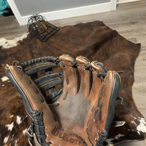 Used Right Hand Throw A2000 PP05 11.5" Baseball Glove