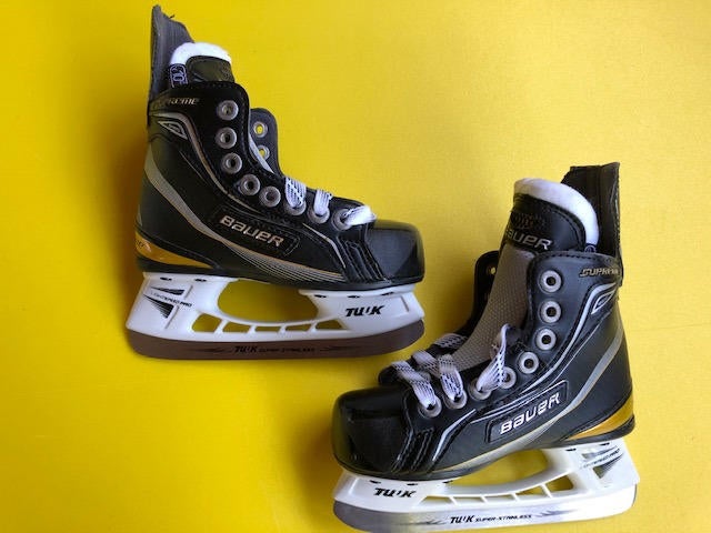 New Youth Bauer Supreme One60 Hockey Skates Regular Width Size 10