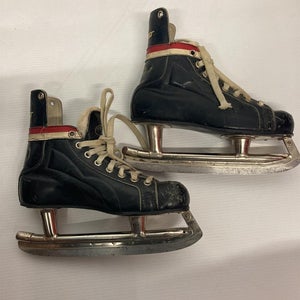 Daoust 20 Vintage Hockey Skates