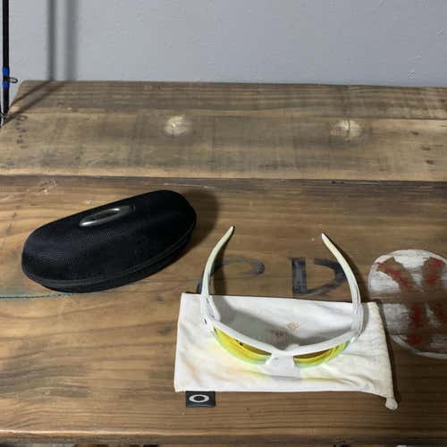 White Adult One Size Fits All Oakley Sunglasses