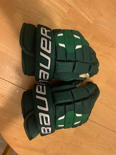 Like New Green Senior Bauer Nexus N2900 14"  Gloves-Only Worn Twice!