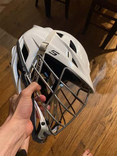 White Adult Player's Cascade S Helmet