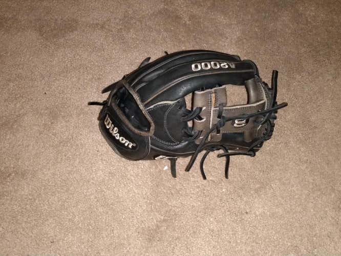 Black Used Adult Wilson Right Hand Throw Infield A2000 Baseball Glove 11.75"