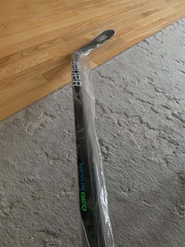 NEW GEO NEXUS Bauer P92 Rare 65 Flex Er Spine Technology NEW Elite Right Hockey Stick
