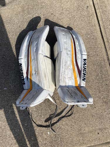 **NEEDS WORK** White Senior 34" Vaughn Ventus SLR Pro Goalie Leg Pads (read Description)