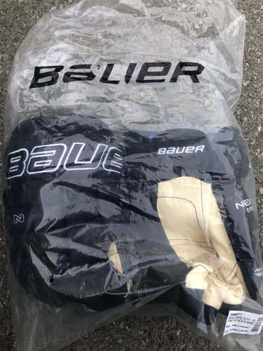 Black Senior Bauer Nexus 9000 13"  Gloves