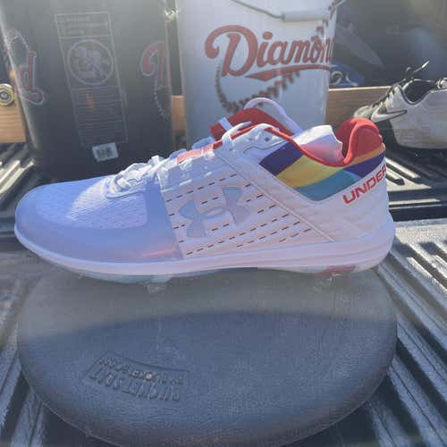 White Men's Metal Low Cut