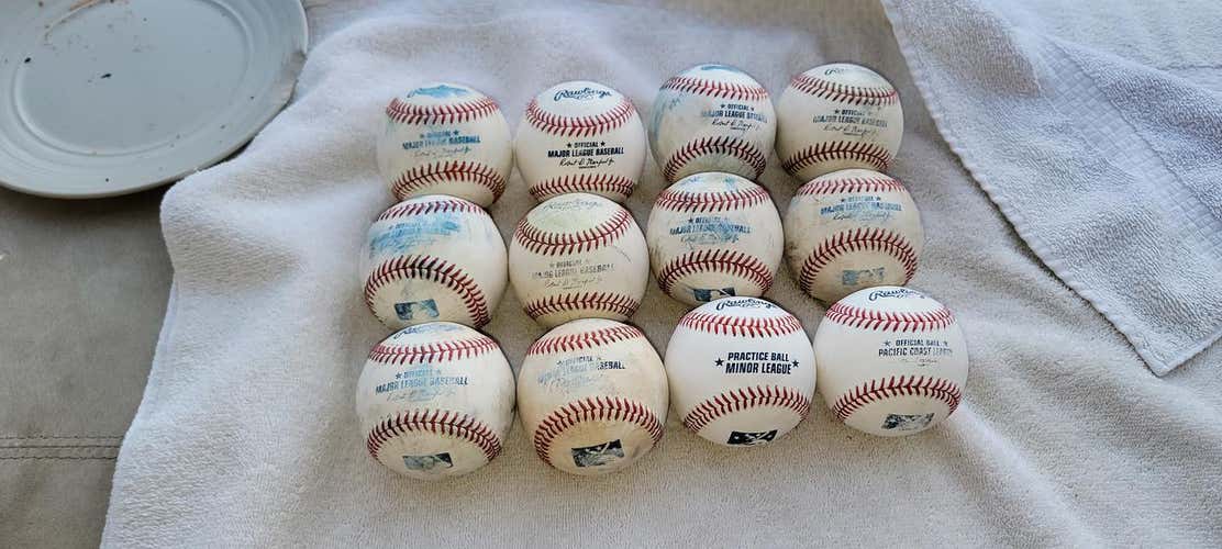 Used Rawlings Baseballs 12 Pack (1 Dozen)