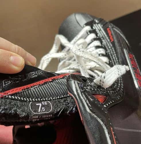 Senior Bauer 1xle Extra Wide Width  Size 7.5 Hockey Skates