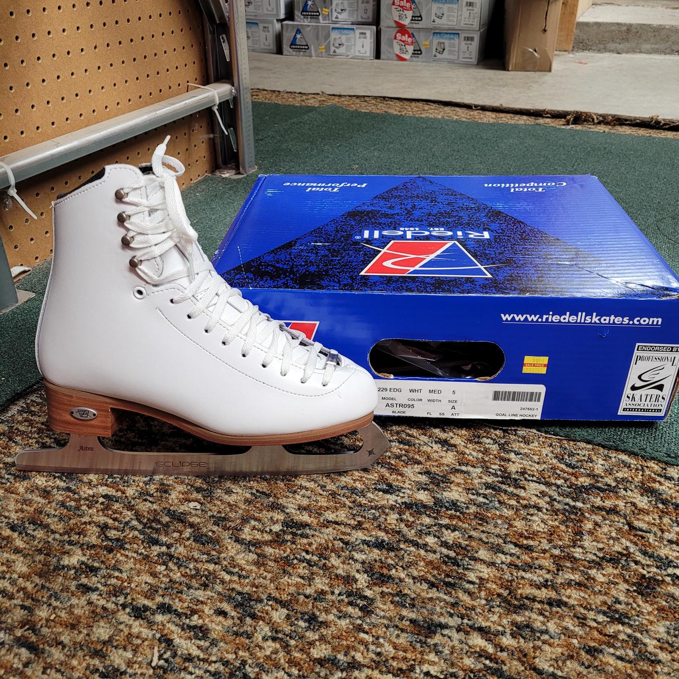 Details about   Riedell model 229 Figure Skates size 4 NEW 