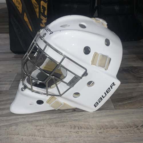 White Senior Bauer 950X  Goalie Mask