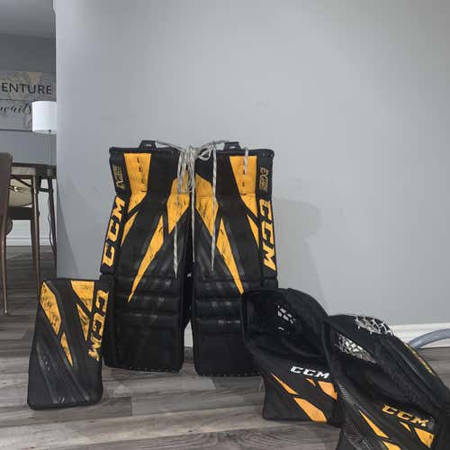 Black Senior 33" Regular Extreme Flex 4 Pro Stock Goalie Full Set
