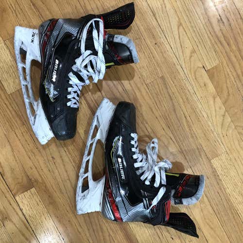 Senior Bauer Vapor 2X Pro Regular Width  Size 10.5 Hockey Skates