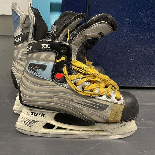 Senior Bauer Vapor XX Regular Width  Size 8 Hockey Skates