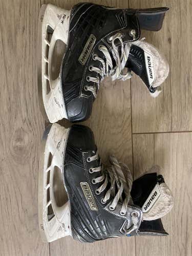 Junior Bauer Nexus 7000 Regular Width Size 4 Hockey Skates