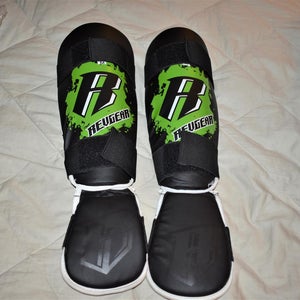 Revgear Synthetic Leather Leg Protection, Black/Green, Medium