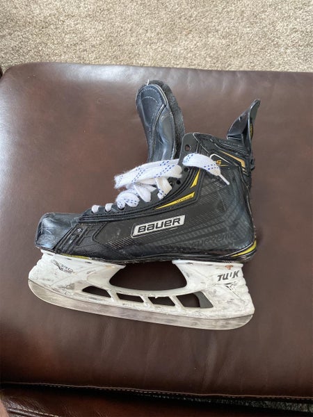 Senior Bauer Supreme 2S Pro Extra Wide Width Pro Stock Size 7 Hockey Skates