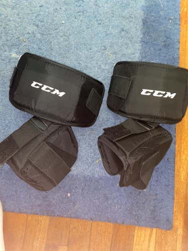 Ccm Knee Guards