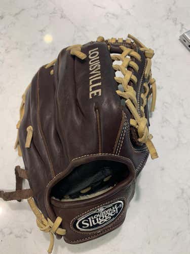 Used High School/College Louisville Slugger Right Hand Throw Infield Pro Flare Baseball Glove 11.5"