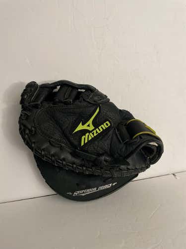 Black  Catcher's GXS 101 32.5" Softball Glove
