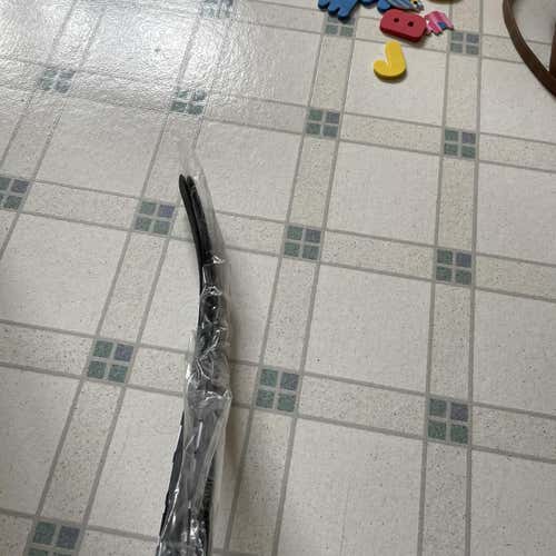 Senior Right Handed Mid Pattern Pro Stock Hockey Stick