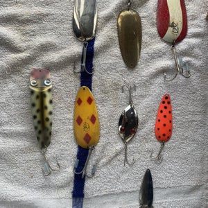 Lot Of 8 Lures