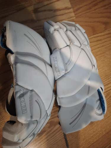 White Used Player's Maverik zoom Lacrosse Gloves 13"