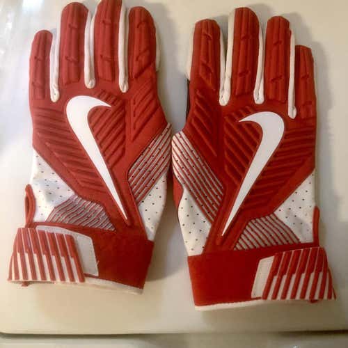 New Nike D-Tack 5.0 Gloves