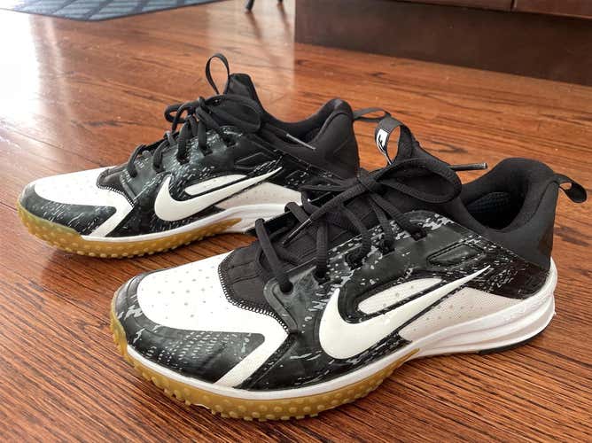 White Men's Turf Shoes Nike