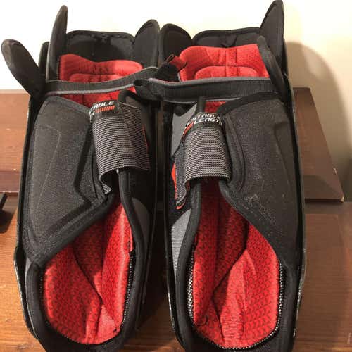 Junior CCM JetSpeed FT370  Shin Pads
