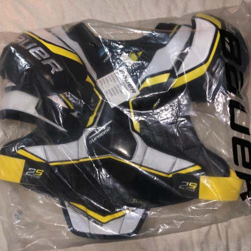 New Extra Large Bauer Supreme 2s pro Shoulder Pads