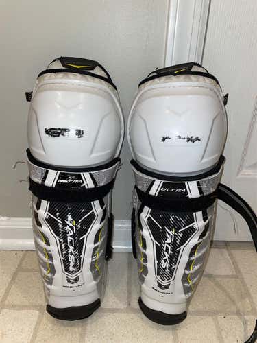 Senior CCM Ultra Tacks Shin Pads