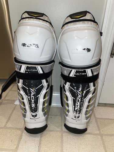 Senior CCM Ultra Tacks Shin Pads