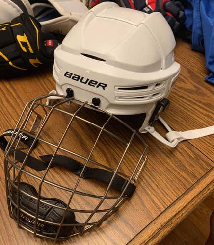 White New Medium Bauer Re-Akt 75  Helmet