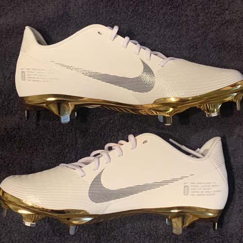 White Men's Metal Nike