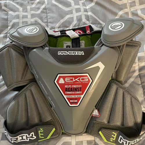 New Small Maverik MX Shoulder Pads