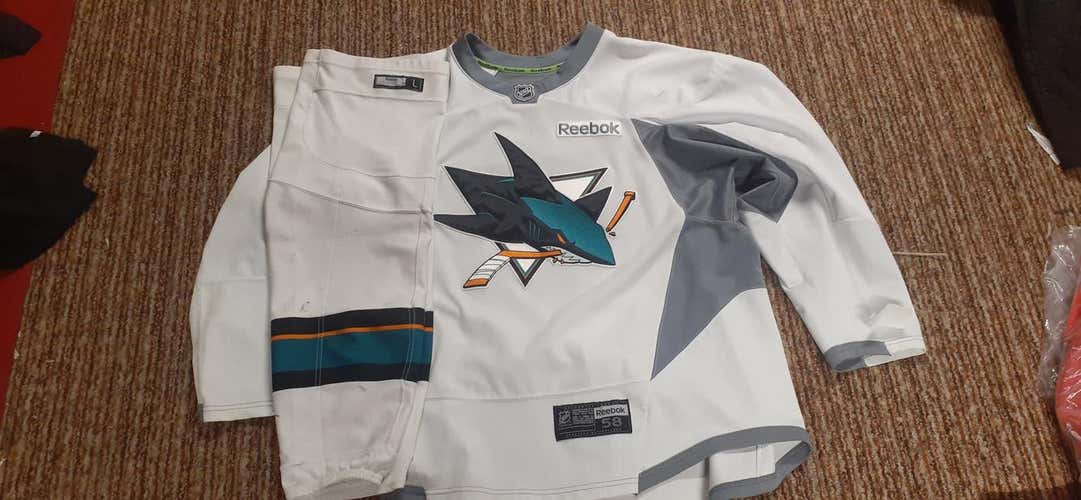 SJ Sharks Size 58 Reebok Practice Jersey Pro Stock w/Game Socks Size L