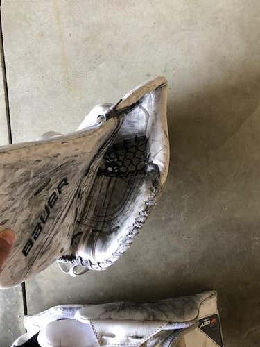 White Used Senior Bauer Regular Vapor 2X