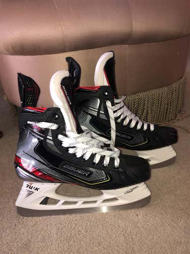 Senior Bauer Vapor 2X Pro Regular Width Size 9.5 Hockey Skates