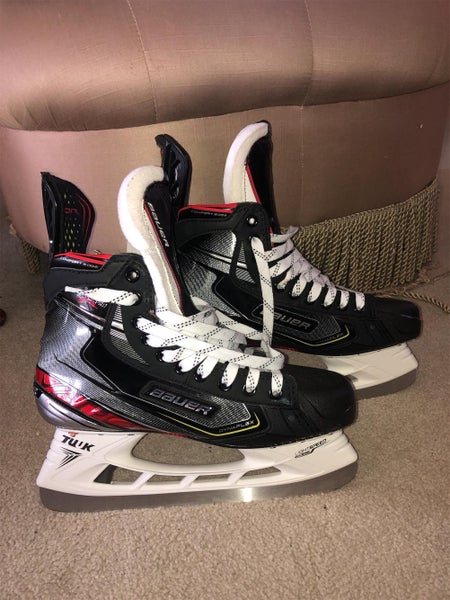 Senior Bauer Vapor 2X Pro Regular Width Size 9.5 Hockey Skates