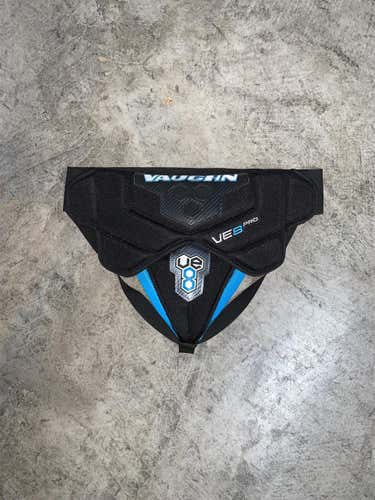 Vaughn VE8 Men’s Senior Goalie Cup