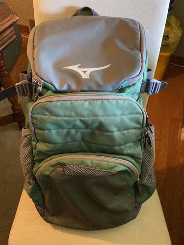 Green Used Mizuno Bat Pack