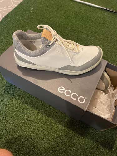 White Men's Size 9.5 Ecco Golf Shoes