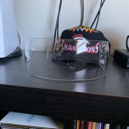 Senior Large Bauer Pro Stock Visor