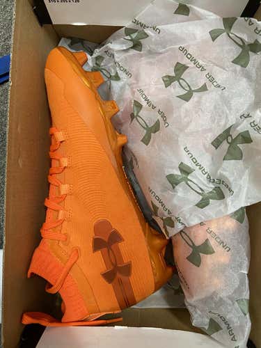 New Size 8.0 (Women's 9.0) Under Armour