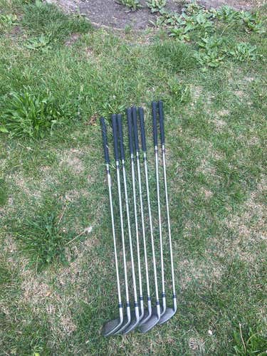 Used Right Handed R7 XD Regular Flex Iron Set