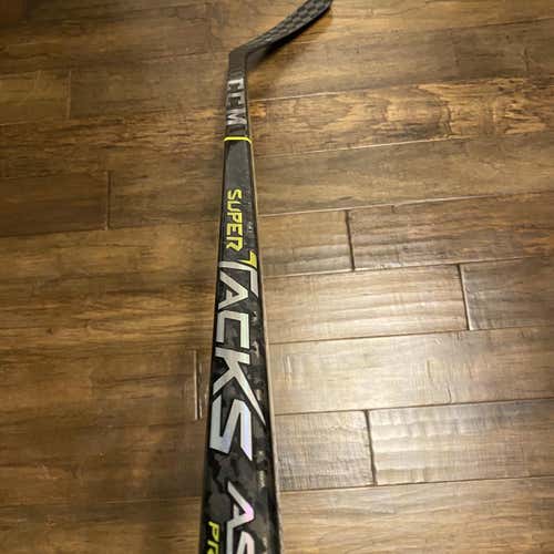 Senior Right Handed Super Tacks AS3 Pro Mid Pattern Pro Stock Hockey Stick