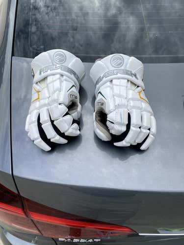 Marquette Lacrosse Gloves