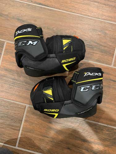 Junior Large CCM Tacks 9080 Elbow Pads