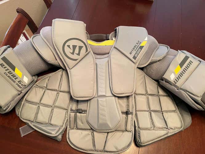 Like New Senior Medium Warrior Ritual G2 Classic Pro Goalie Chest